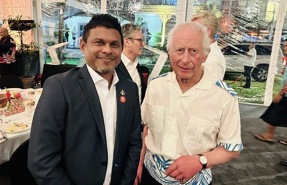 ރާއްޖެ ވަޑައިގަތުމަށް ރަސްގެފާނު ޗާލްސްއަށް ދައުވަތު