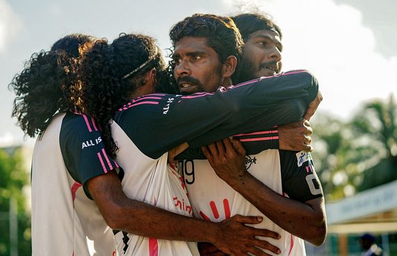 ޓެކާސް ކަޕް ފައިނަލަށް ހާޑްރޮކާއި ޖޯލި މޯލްޑިވްސް