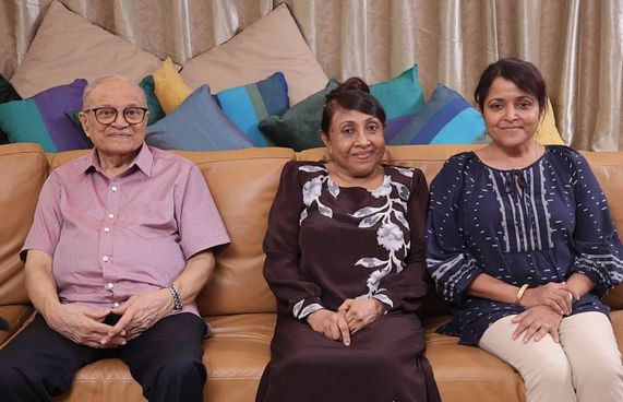 މައުމޫނާއި ނަސްރީނާ ނޮވެމްބަރު 3 ގެ ހަނދާންތަކާ އެކު