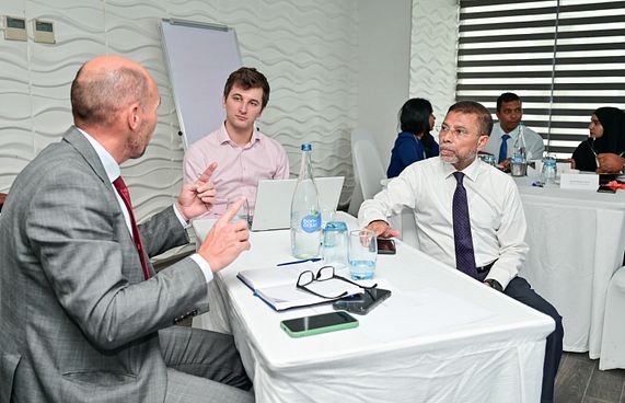 ކުއްލި ނުރައްކާތައް ކުޑަކުރަން ގުޅުން ފުޅާކުރަންޖެހޭ