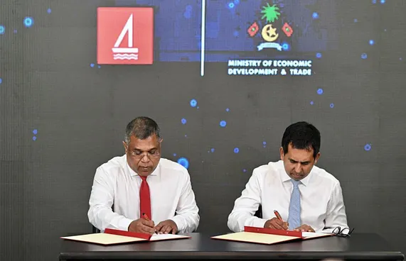 ބްރާންޗުތަކުގެ މުވައްޒަފުން ފައިނޭންޝަލްއެޑްވައިޒަރުންނަށް