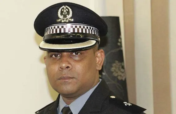 އާސިފަށް ވަޒީފާ ދިނުން ހުއްޓުމުގެ ވަގުތީ އަމުރެއް