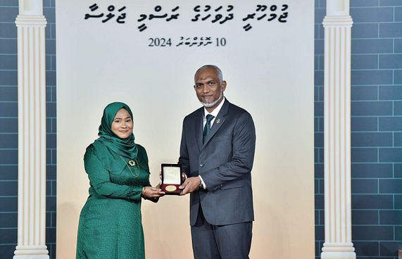 ޖުމްހޫރީ ދުވަހު 130 ފަރާތަކަށް އިނާމު ދެނީ