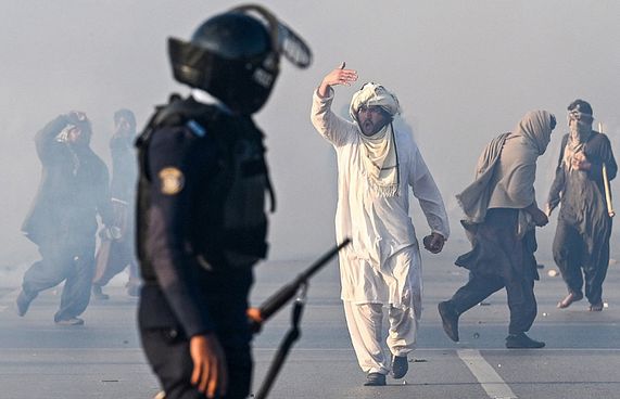 ސޯޝަލް މީޑިއާގައި ދޮގު ފަތުރާނަމަ ޕާކިސްތާނުގައި ޖަލަށް