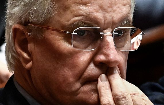 ފްރާންސްގެ ސަރުކާރު ވެއްޓި ދާނެކަމުގެ ބިރު