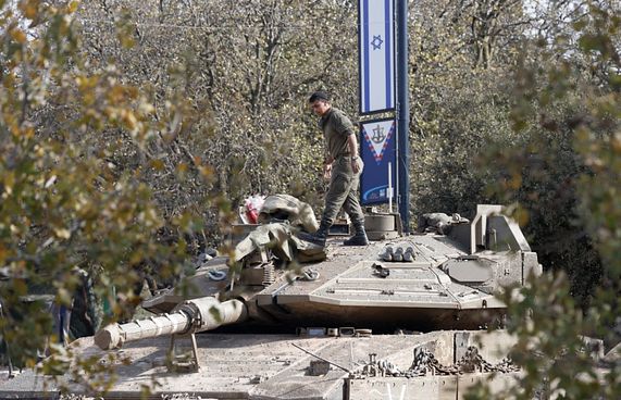 ސީރިއާ އަށް އިޒްރޭލުން 100 އަށް ވުރެ ގިނަ ހަމަލާ