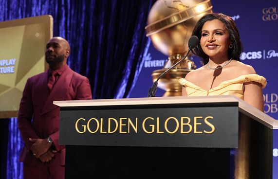 ގޯލްޑެން ގްލޯބްސްގެ ކުރީގައި "އެމިލިއާ ޕެރޭޒް"