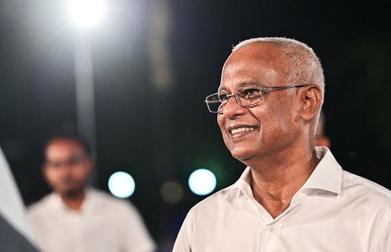 ބަދަލު ދިނުމާ ގުޅިގެން އިބޫގެ މައްސަލައެއް ބަލަނީ!