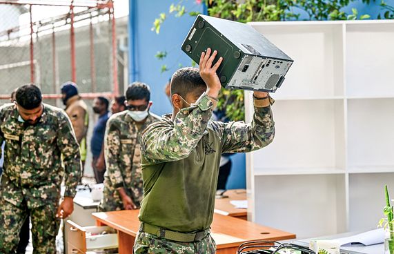 ޑޭޓާ ސަލާމަތްކުރަން ސަރުކާރަށް ވޭކަޕް ކޯލެއް!