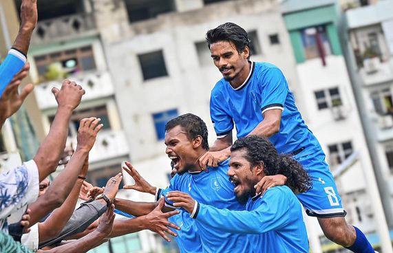 އަލިފުއްޓަށް އެއްވަނަ، ކުއާޓާގައި ފުވައްމުލަކާ ދެކޮޅަށް