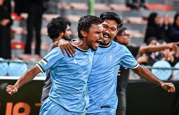 ޕެނަލްޓީން ފުވައްމުލައް ބަލިކޮށް އަލިފުށި ސެމީއަށް