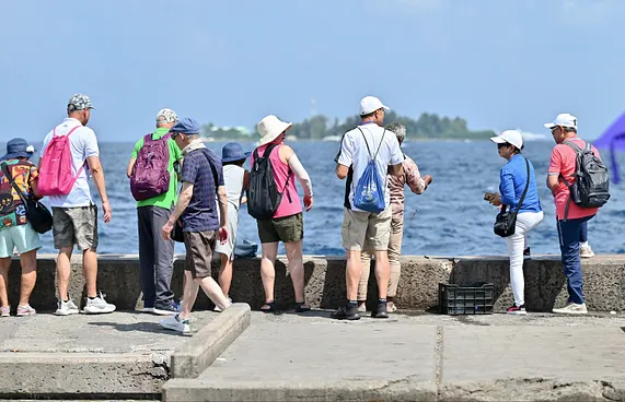 ކެއިންބުއިމުގެ ހިދުމަތްދޭއިރު އިހްތިރާމްކުރަން އެދިއްޖެ