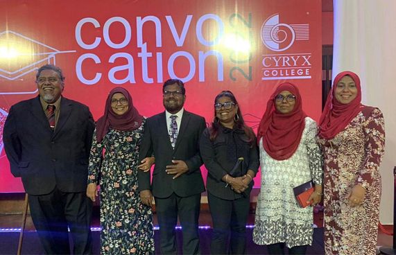 ޕީއެޗްޑީން ފަހުރުވެރި އާއިލާ؛ މިއީ ފާއިޒާގެ ހުވަފެން