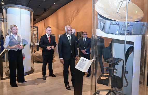 ޑިޖިޓަލް ކުރުމުން ނުފޫޒު ފޯރުވުމުގެ ފުރުސަތު ކުޑަވާނެ