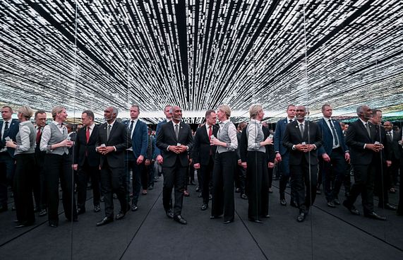 މިއީ ރާއްޖެ-އެސްޓޯނިއާގެ ގުޅުމުގެ އާ ދައުރެއްގެ ފެށުން