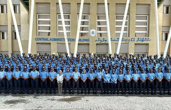 އަލަށް ގުޅުނު ފުލުހުންގެ އަސާސީ ތަމްރީނު ފަށައިފި