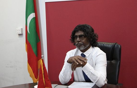 ފަޒީންގެ މައްޗަށް ދައުވާކޮށްފި