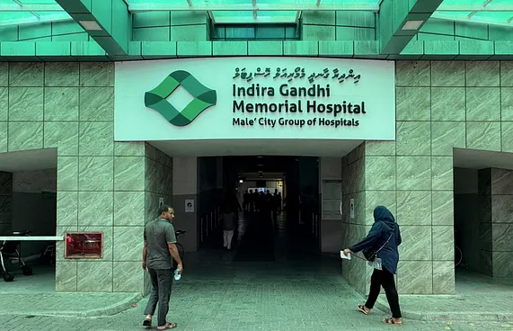 ދެ މީހުންގެ ހާލަތު ބަދަލެއް ނުވޭ، އަދިވެސް ވެންޓިލޭޓަރުގައި