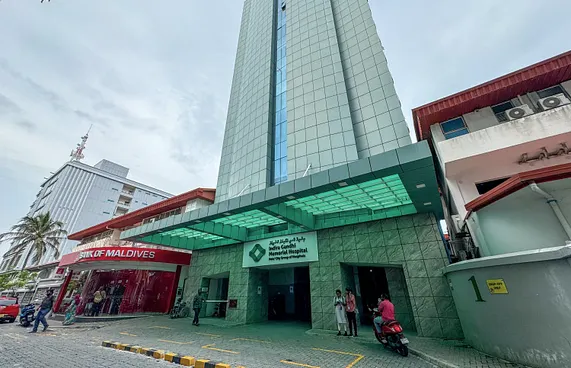 ފައިނު އެކްސިޑެންޓް: ދެ ކުދިން ވެންޓިލޭޓަރުން ނަގައިފި