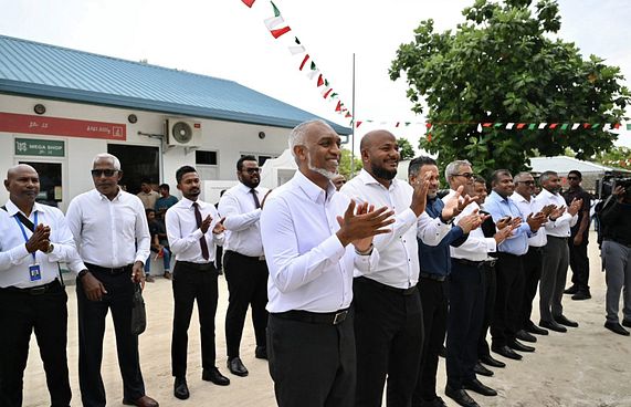 ދެ ދުވަހުގެ ދަތުރުފުޅެއްގައި ރައީސް އއ. އަތޮޅަށް