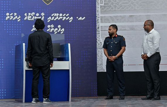 އިހަވަންދޫގައި ޕާސްޕޯޓާއި އައިޑީ ހެއްދުމުގެ ހިދުމަތް