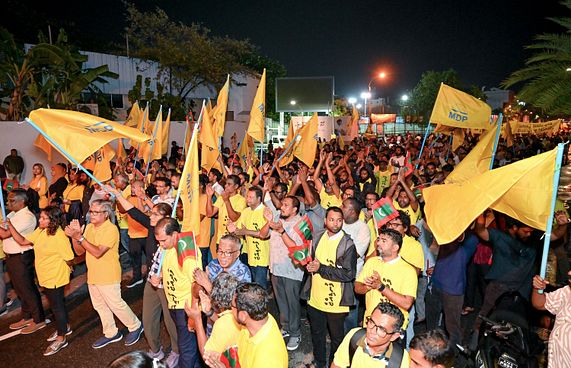 ނަޝީދު އެމްޑީޕީއަށް ސޮއިކުރައްވާ ޖަލްސާއަށް ސަލްޓަންޕާކު