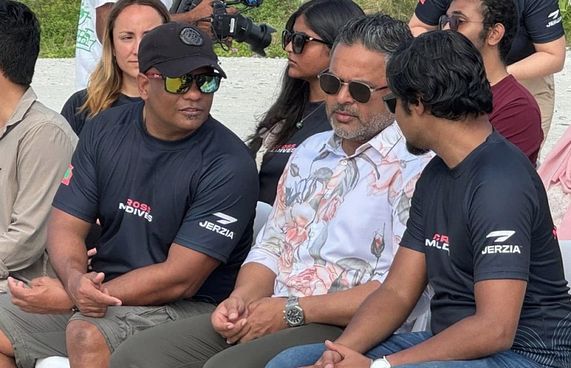 ހއ.އިން އައްޑުއަށް ފީނައި، ދުނިޔޭގެ ރެކޯޑެއް ހަދަނީ