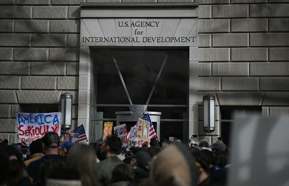 ޔޫއެސްއެއިޑްގެ މުވައްޒަފުންގެ އަދަދު 300 އަށް ހަދަނީ