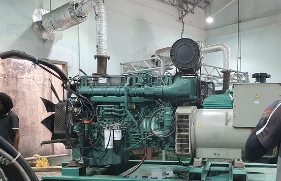 ދެ ޖަނަރޭޓަރު ހަލާކުވެ, ކެލާގެ ކަރަންޓު ކެނޑެނީ!