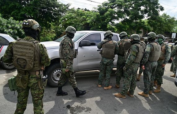 އިކުއެޑޯގެ ކާޓެލްތަކުން އަހަރަކު 30 ބިލިއަނުގެ ޑީލް!