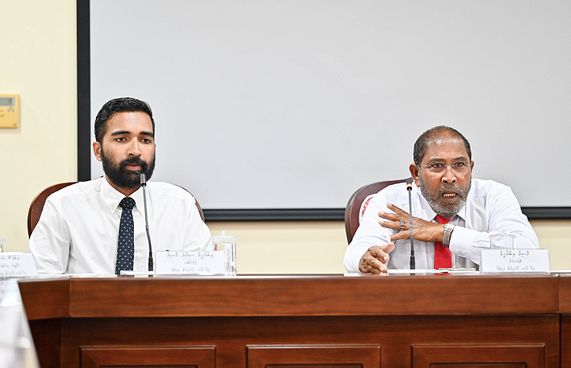 ކާޑެއްދޫ އެއާޕޯޓު ހަވާލުކުރަން ދެކޮޅުނުހަދާނަން: ގާސިމް