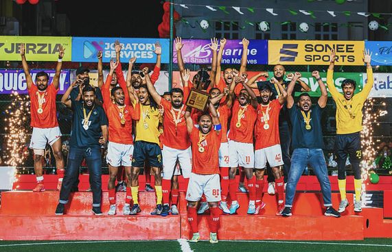 ގޯލްޑަންގެ ޝަރަފްވެރި ޗެމްޕިއަންކަން ކާށިދޫ ހޯދައިފި