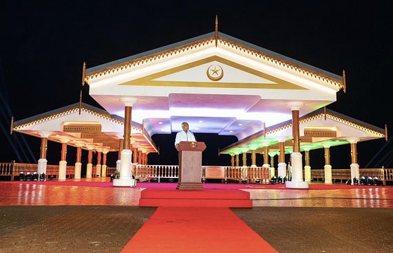 ރަސްމީ ފާލަން ތަރައްގީކޮށް އަލުން ހުޅުވައިފި