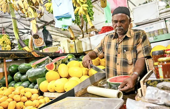 ރޯދަ މަސް ފެށުނު އިރު ބާޒާރުގެ އަގުތައް ހިފެހެއްޓިފައި