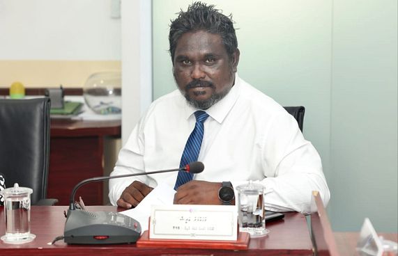 ނުގަވާއިދުން ބިން ދޫކުރުމުގެ ތުހުމަތަށް އަރީޝްގެ ރައްދު