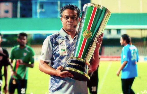 އީގަލްސްގެ ޖޯޒީގެ ލޯގޯ ޖާގަ ހާއްސަކުރަނީ ސާންތީ އަށް