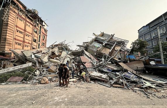 މިއަންމާގެ 60،000 ދަރިވަރުން އަލުން އިމްތިހާނަށް