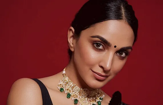 އަލަތު ދަރިފުޅަށް ބަލިވެއިން ކިއާރާ މެޓް ގާލާއަށް ދަނީ