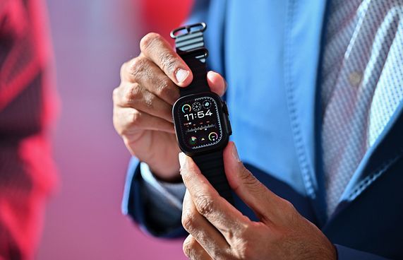 އެޕަލް ގަޑިއަށް އީސިމް ހިދުމަތް ދޭ ލިސްޓަށް ރާއްޖެ