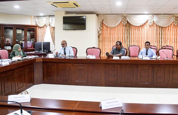 މާލިއްޔަތު ކޮމިޓީން ވެންޓިލޭޓަރު މައްސަލަ ޕޮލިހަށް