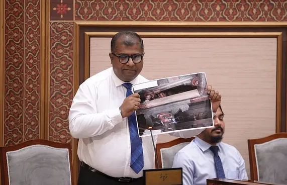 ހުކުރު މިސްކިތަށް ކުރީގެ ސަރުކާރުން އޮތީ އިހުމާލުވެފައި