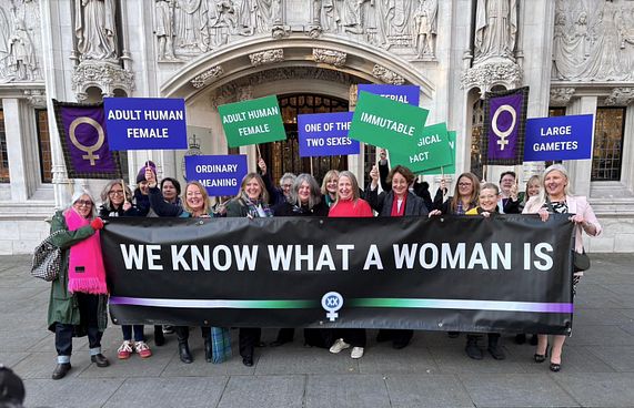 އަންހެނުންނަކީ ކޮބައިކަން ޔޫކޭގެ ކޯޓުން ކަނޑައަޅައިފި