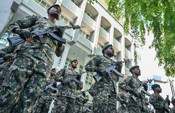 2009 ގައި ވަކިކުރި ސިފައިންގެ މީހަކަށް ވަޒީފާދޭން ހުކުމެއް