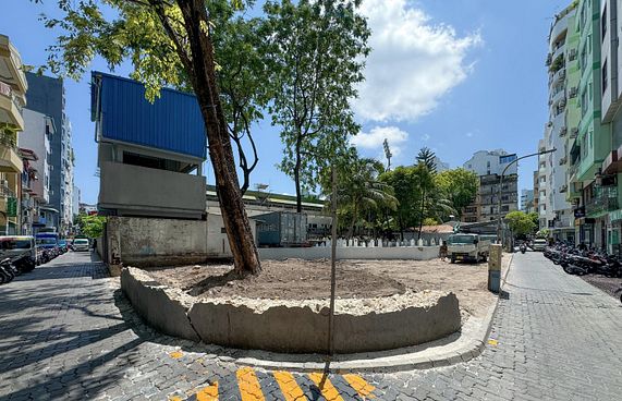 މާފަންނު ސަހަރާގައި ޕާކިންއަކާ އެކު މައިޒާނެއް