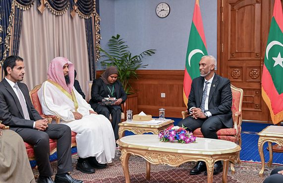 ހަރަމްފުޅު އިމާމް ރައީސްގެ އަރިހަށް ޒިޔާރަތްކުރައްވައިފި