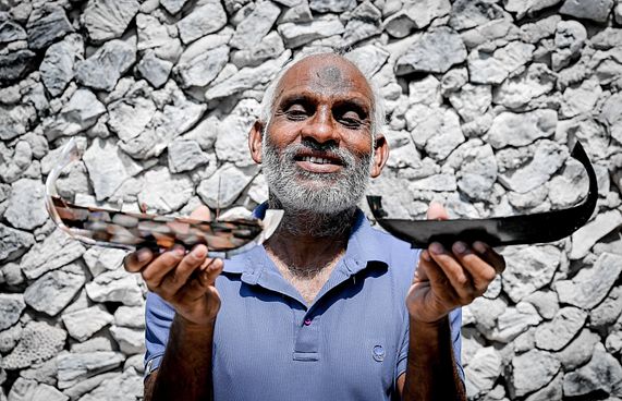 އަޖައިބެއްހާ ހުނަރުވެރި ހަމީދު މިކުރަނީ ދިގު ދަތުރެއް