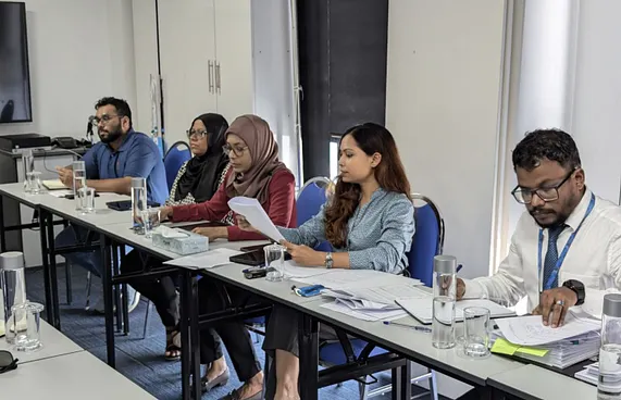 ފުލުހުން ފުޓޭޖު އާންމުކުރުމުން ކަންބޮޑުވުން