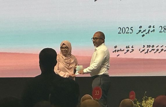 މެލޭޝިއާގައި ޕާސްޕޯޓާއި އައިޑީކާޑުގެ ހިދުމަތް ފަށައިފި