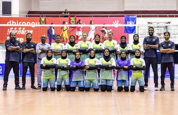 ވެމްކޯ ފައިނަލަށް، ސެމީގައި ޕޮލިހާއި ހުރާ