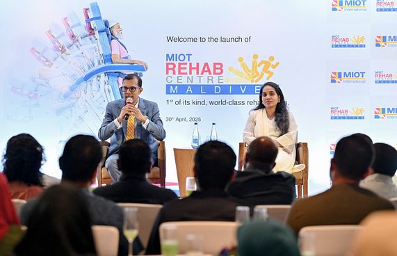 މިއޮޓްއިން ސިއްހީ މަސައްކަތްތެރިންނާ ބައްދަލުކޮށްފި